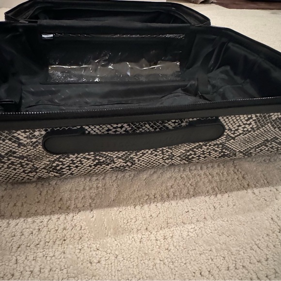 Rebecca Minkoff Pippa 24” Spinner Snake-Print Suitcase Made in Thailand NIB - Picture 5 of 15